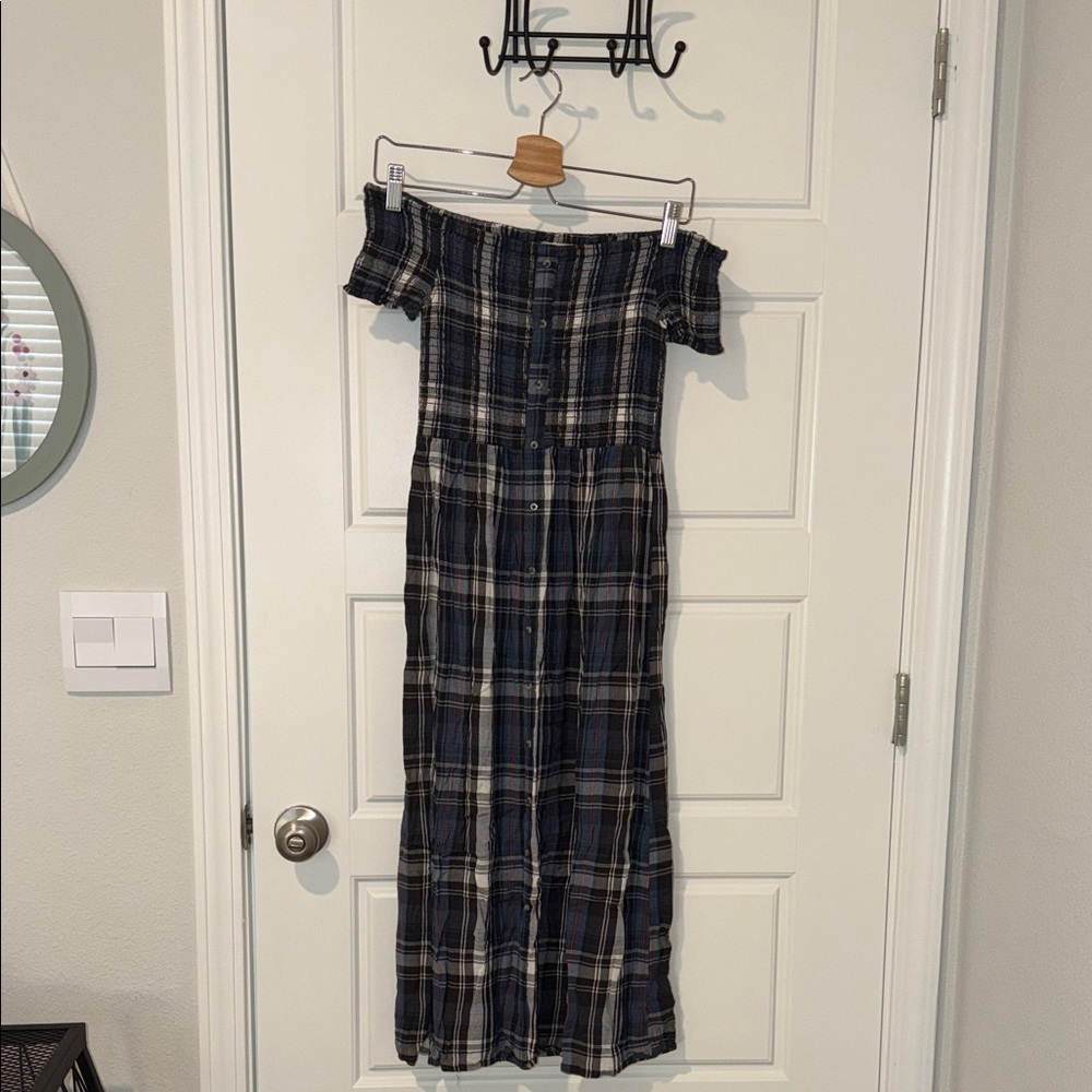 urban outfitters plaid off shoulder midi button down front dress size medium